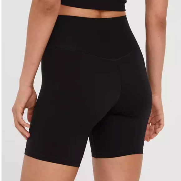 Aerie OFFLINE Real Me Crossover 7" Bike Short in Black Size Medium - Picture 2 of 7